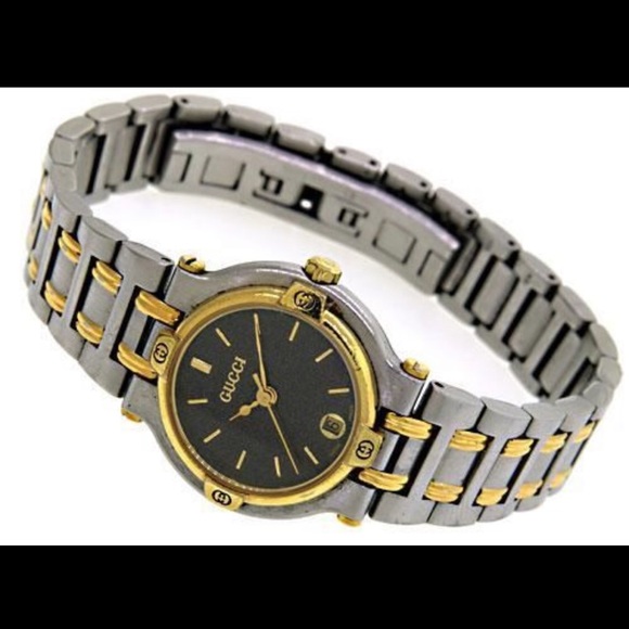 Gucci Accessories - ⏱ Vintage Ladies Gucci Watch